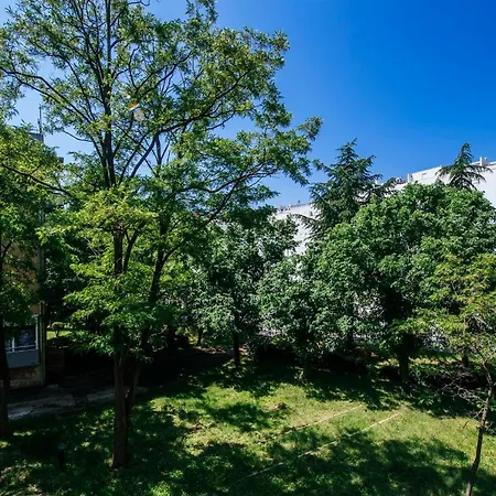 アパート Center *